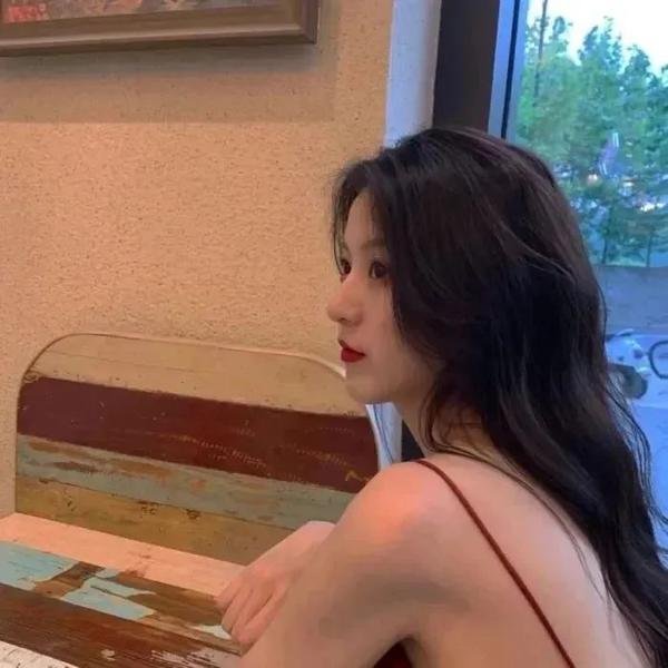 金蛇贺岁之合家团